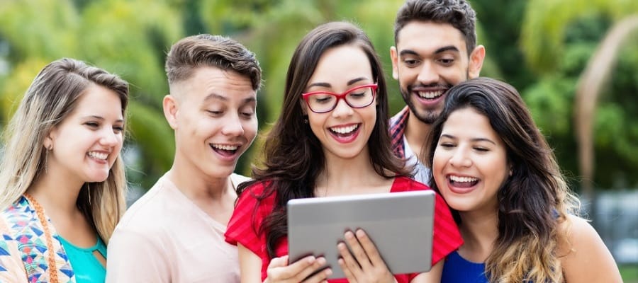 Colombian students studying abroad